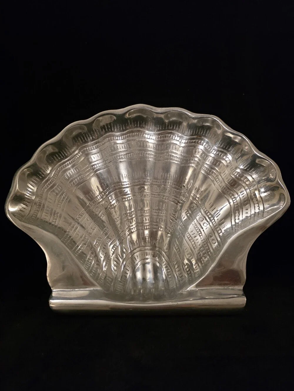 Vintage Mexican Cast Aluminum Scallop Shell Bowl Large 12
